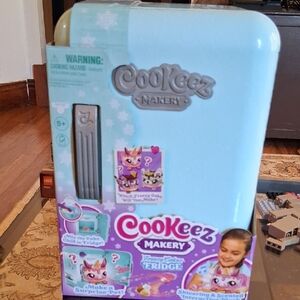 COOKEEZ MAKERY